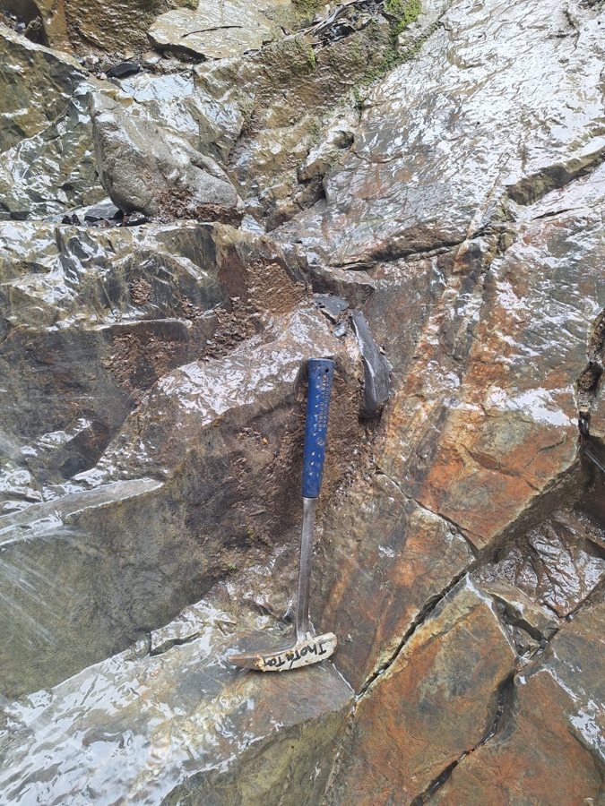 Outcrop rock sampling